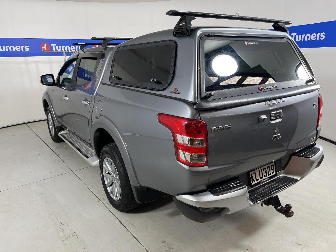 Photo '5' of Mitsubishi Triton