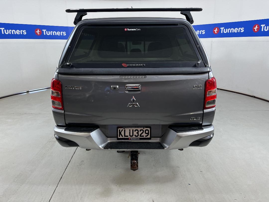 Photo '6' of Mitsubishi Triton