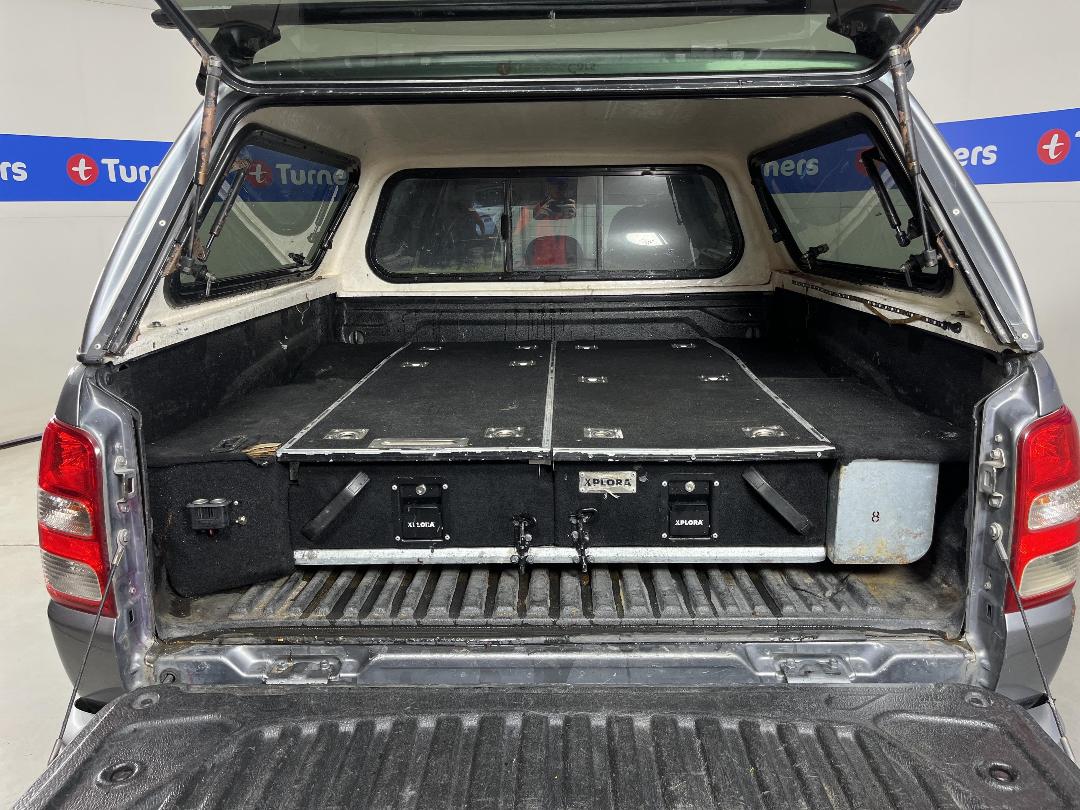 Photo '14' of Mitsubishi Triton