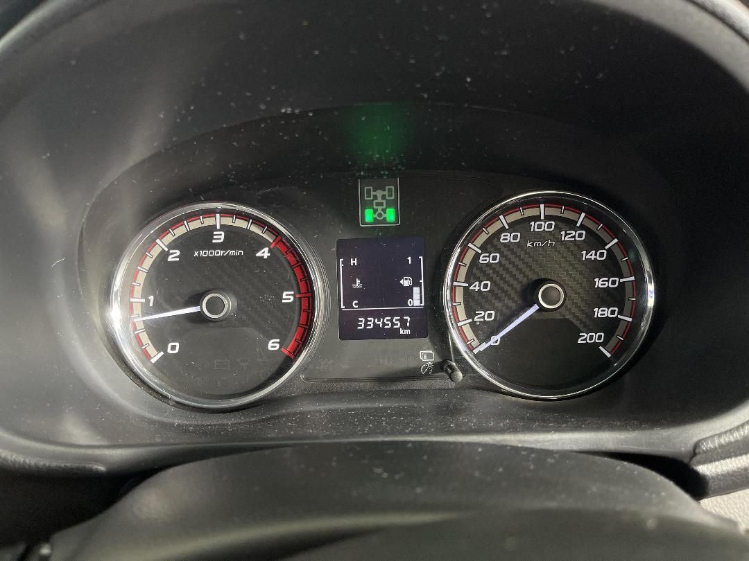 Photo '21' of Mitsubishi Triton