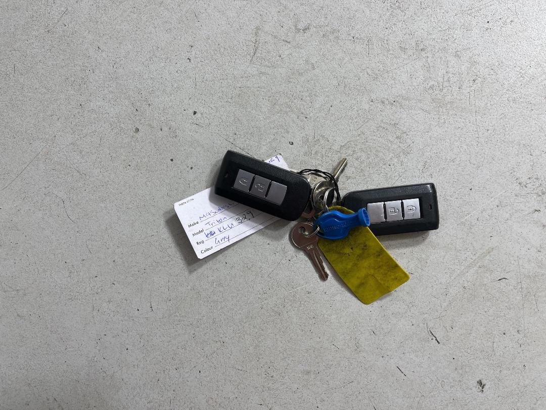 Photo '22' of Mitsubishi Triton