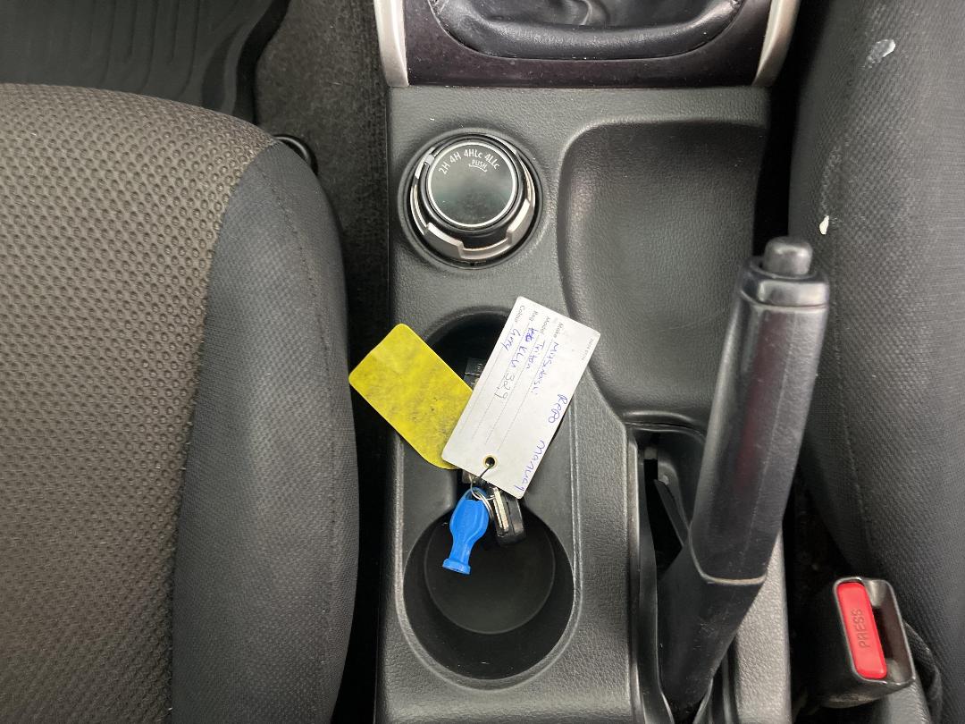 Photo '23' of Mitsubishi Triton