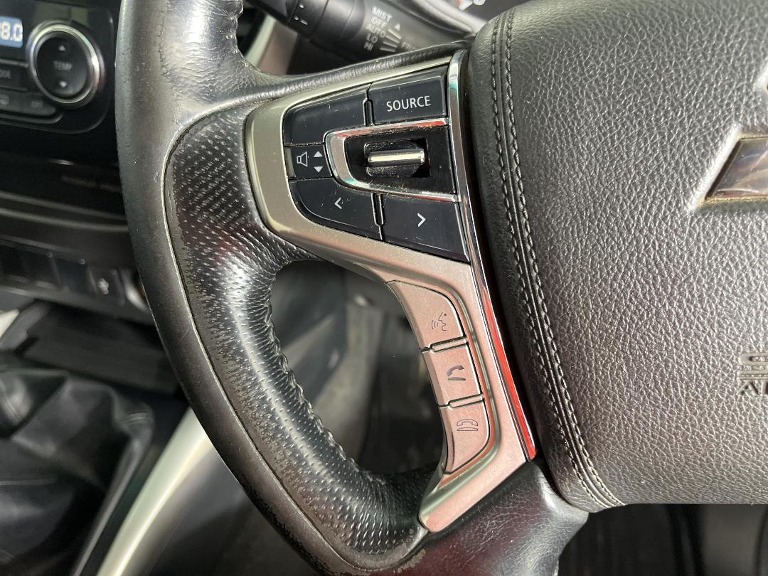 Photo '27' of Mitsubishi Triton