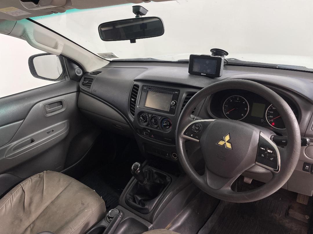 Photo '17' of Mitsubishi Triton Photo '17' of Mitsubishi Triton