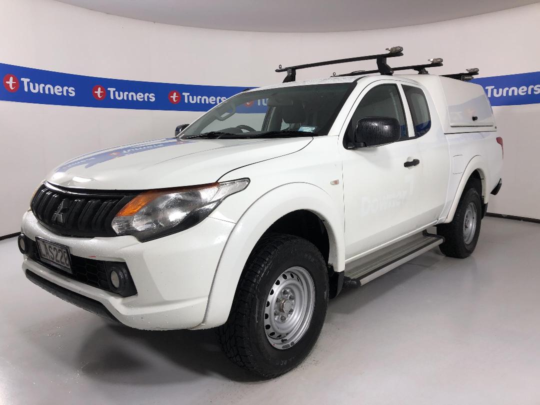 Photo '4' of Mitsubishi Triton