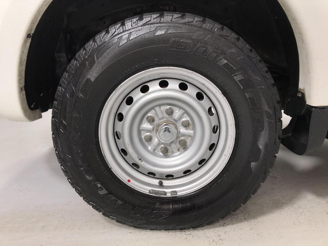 Photo '10' of Mitsubishi Triton