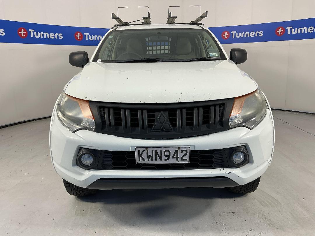 Photo '3' of Mitsubishi Triton Club CAB GLX Photo '3' of Mitsubishi Triton Club CAB GLX