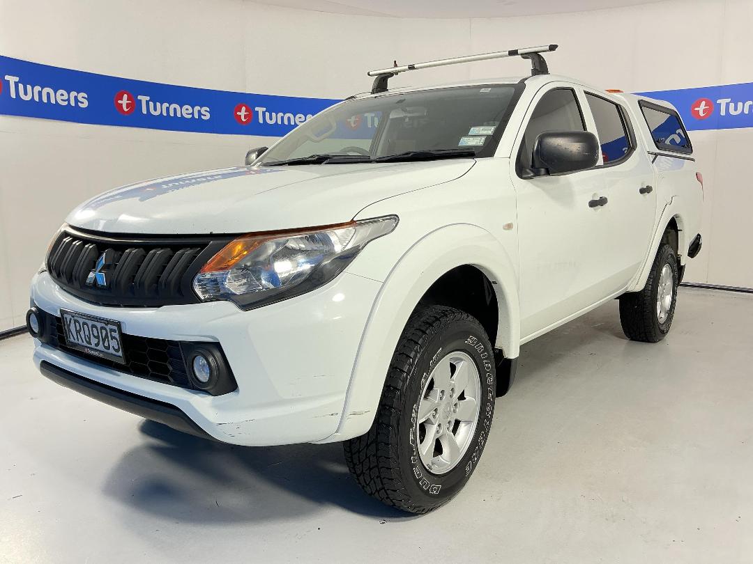 Photo '4' of Mitsubishi Triton