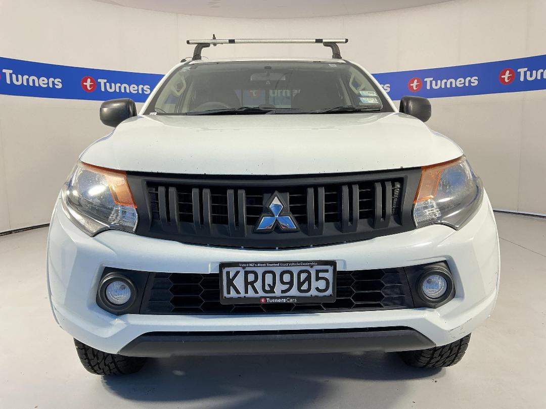 Photo '2' of Mitsubishi Triton