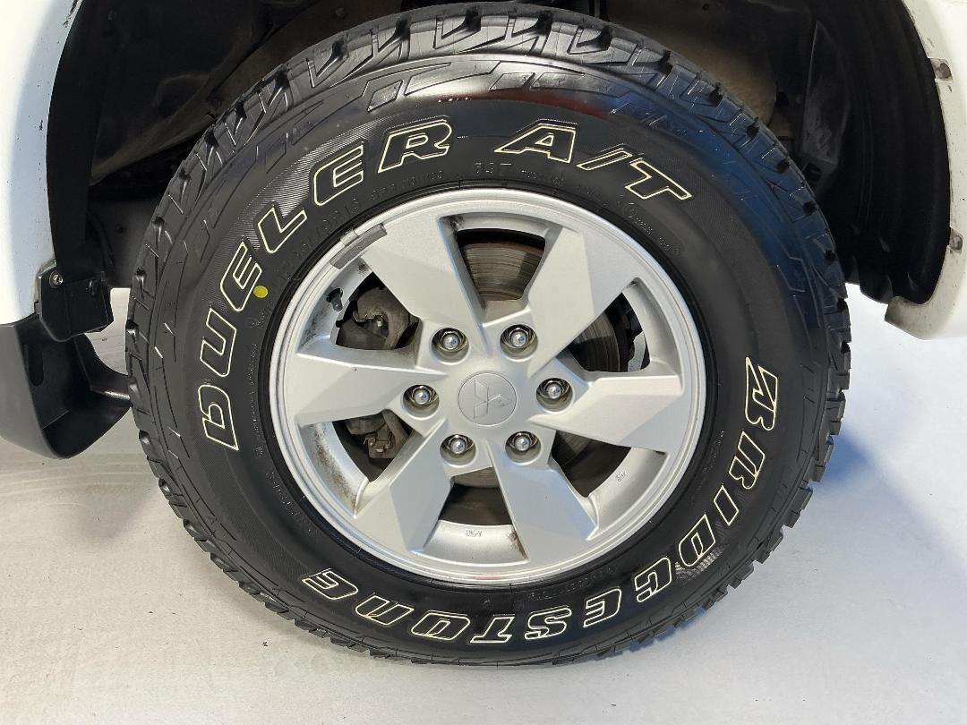 Photo '9' of Mitsubishi Triton