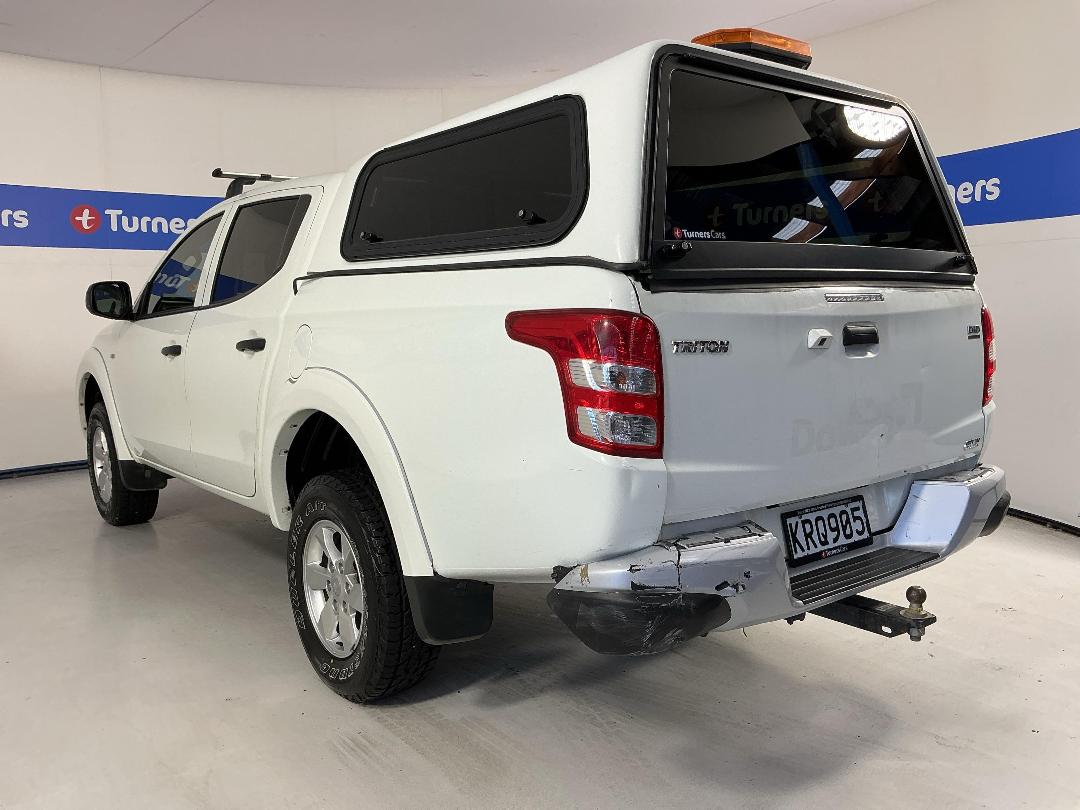 Photo '5' of Mitsubishi Triton