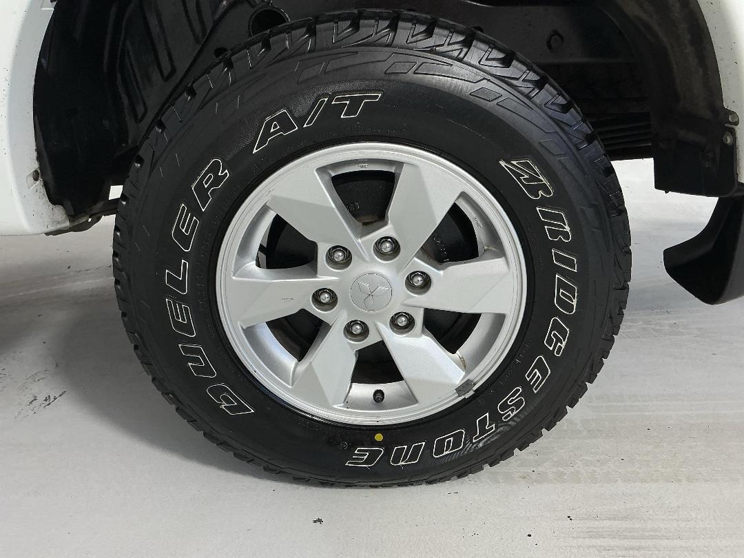 Photo '11' of Mitsubishi Triton