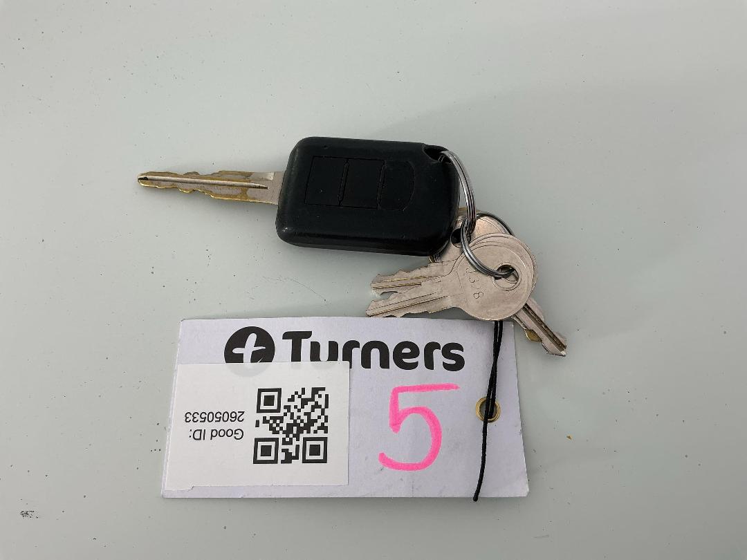 Photo '22' of Mitsubishi Triton