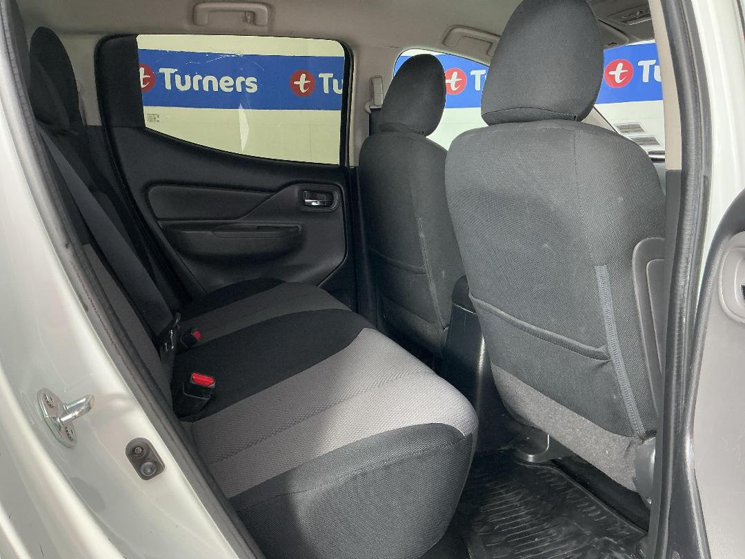 Photo '20' of Mitsubishi Triton