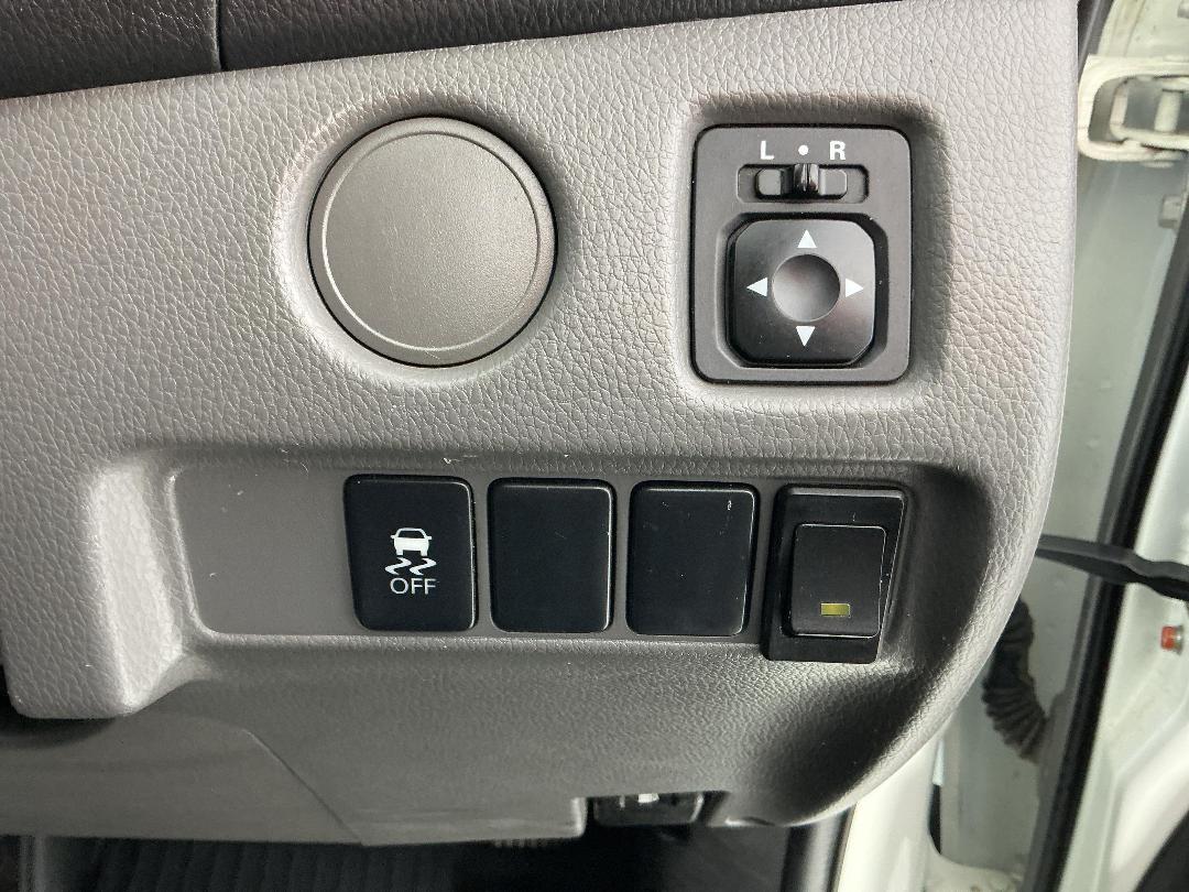 Photo '24' of Mitsubishi Triton