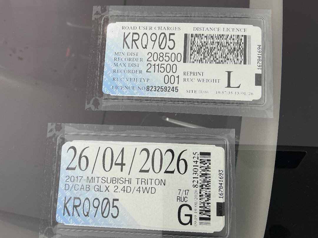 Photo '28' of Mitsubishi Triton