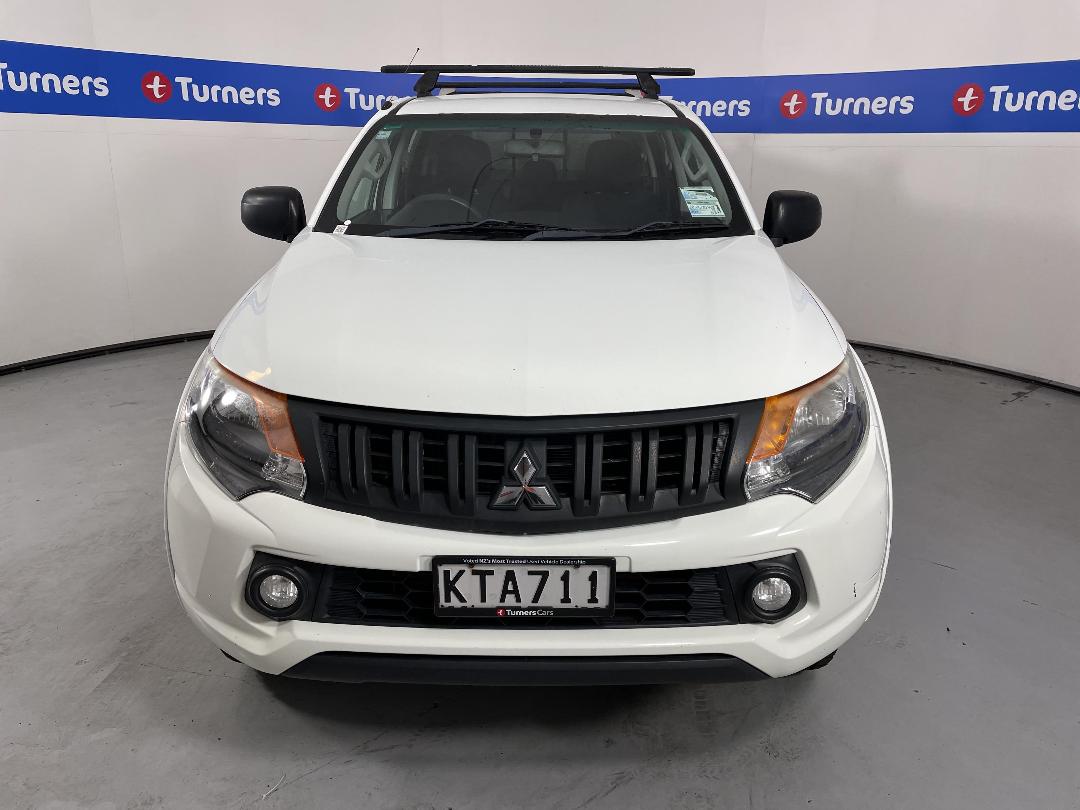 Photo '2' of Mitsubishi Triton