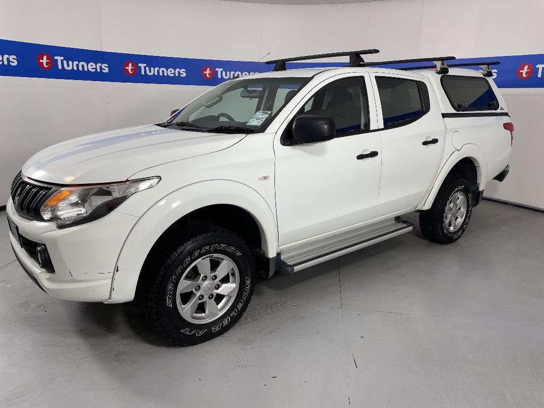 Photo '4' of Mitsubishi Triton