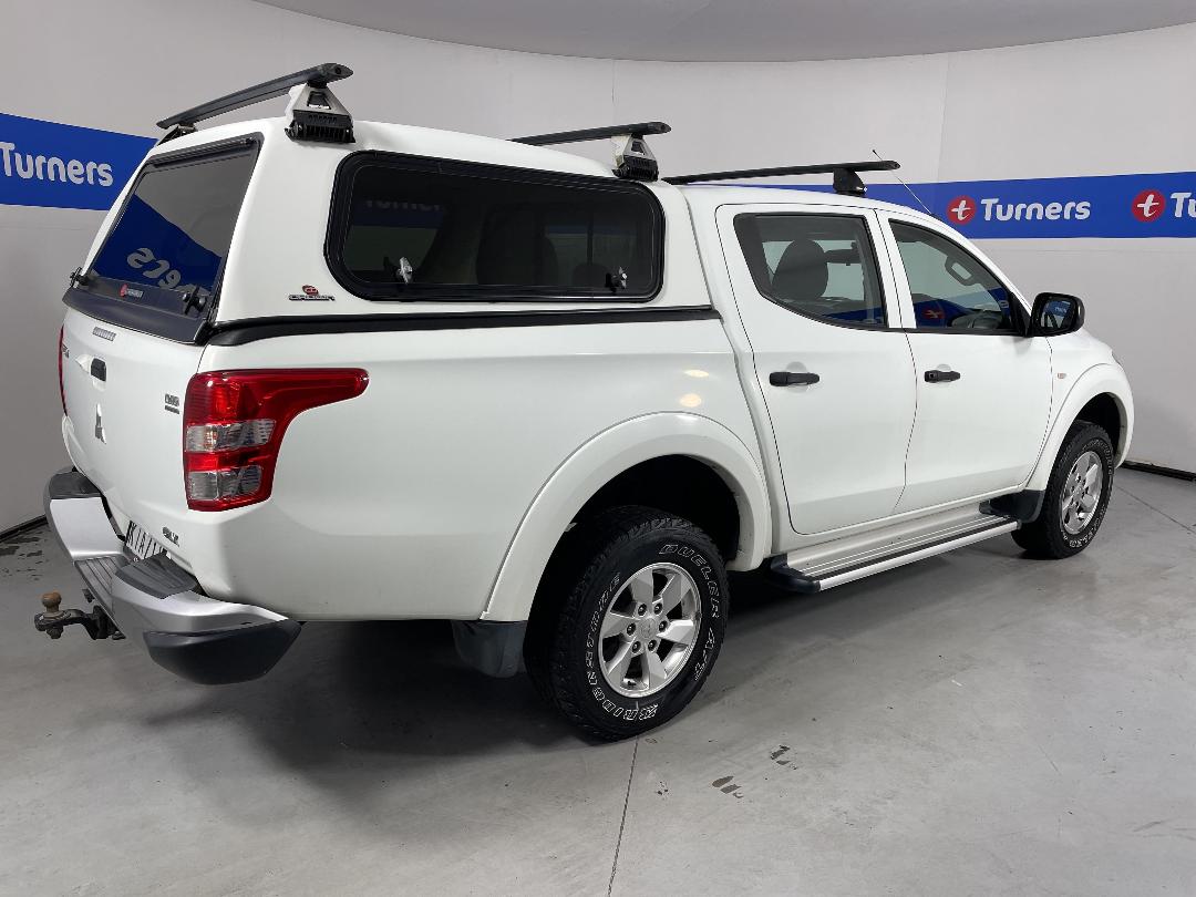 Photo '7' of Mitsubishi Triton