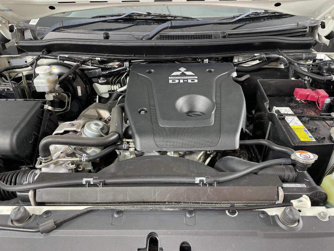 Photo '13' of Mitsubishi Triton