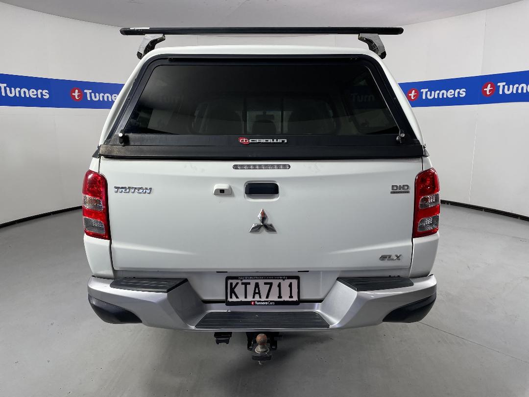 Photo '6' of Mitsubishi Triton