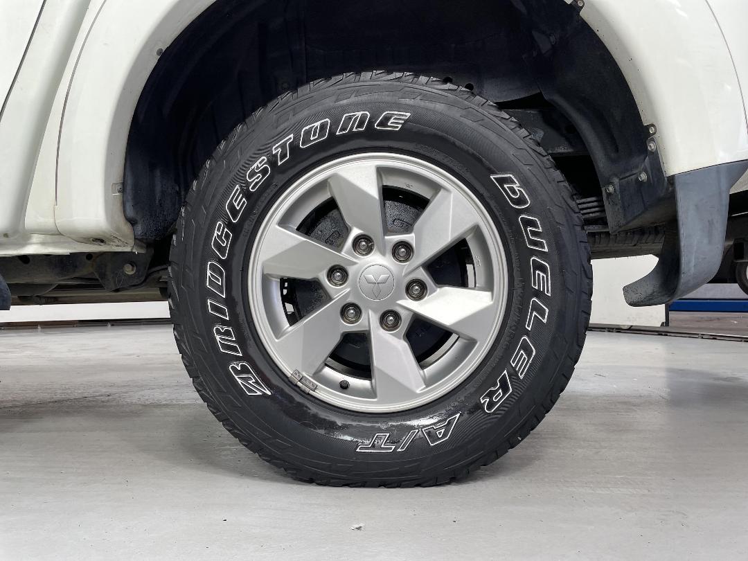 Photo '11' of Mitsubishi Triton