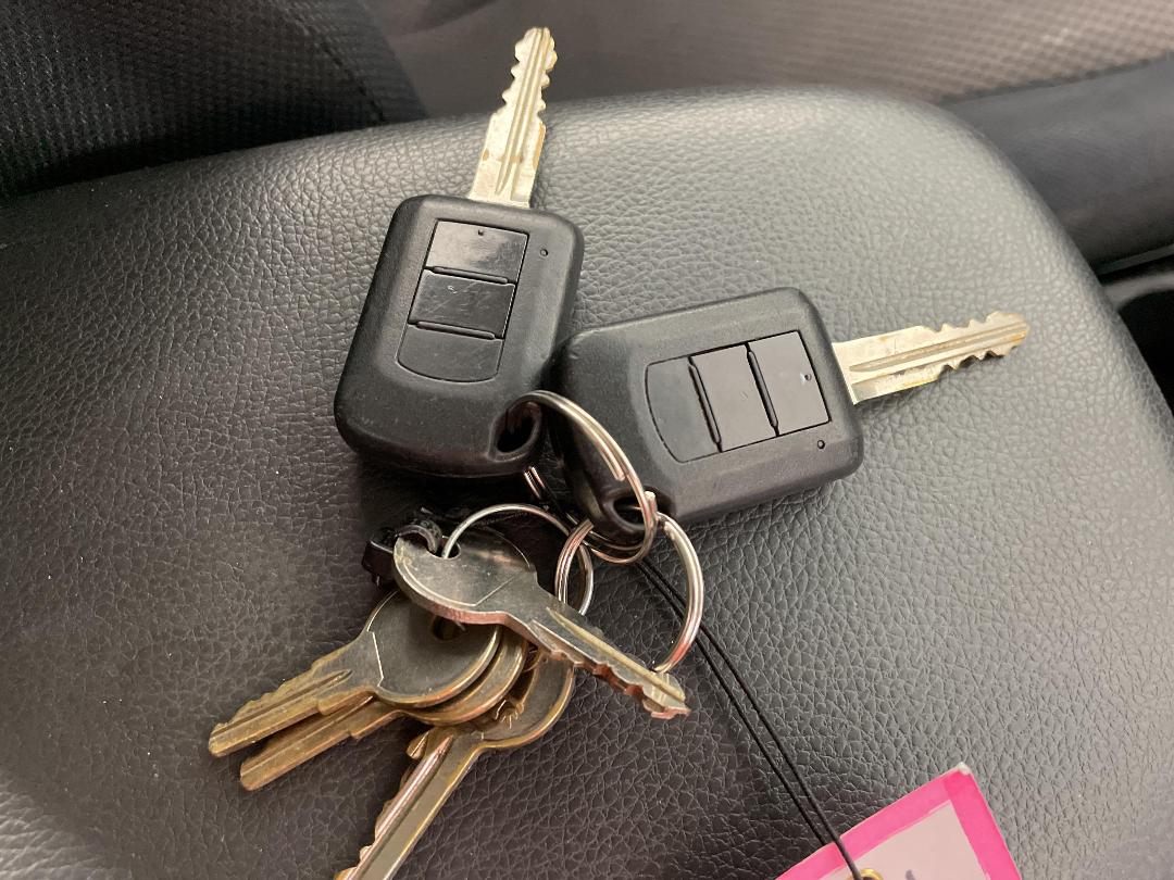 Photo '22' of Mitsubishi Triton