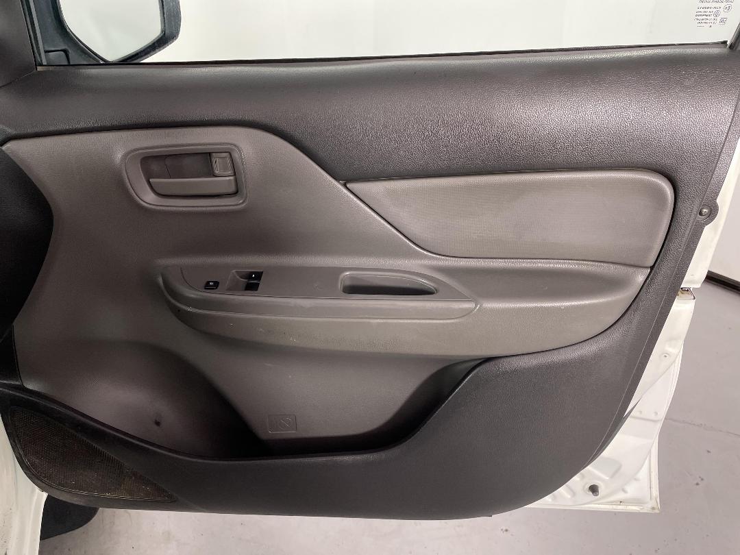 Photo '14' of Mitsubishi Triton Photo '14' of Mitsubishi Triton