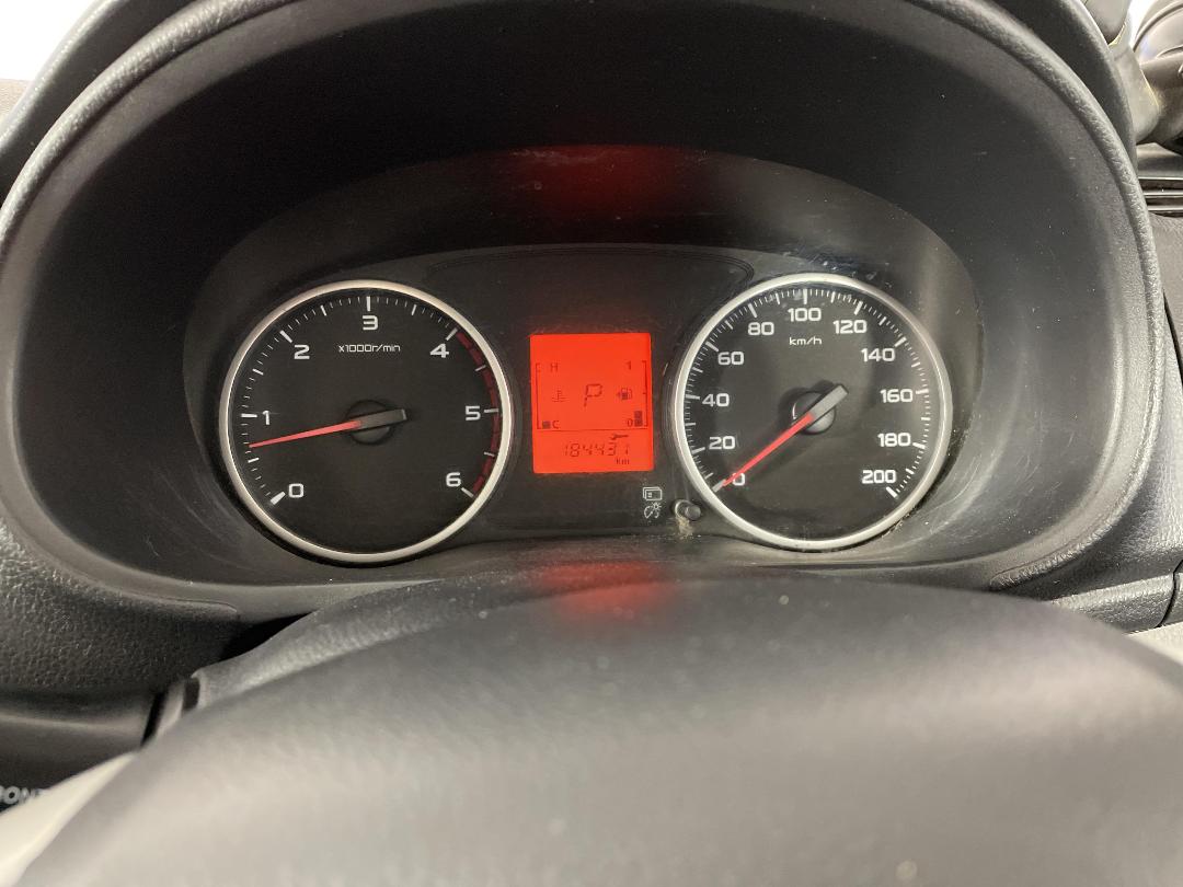 Photo '18' of Mitsubishi Triton Photo '18' of Mitsubishi Triton