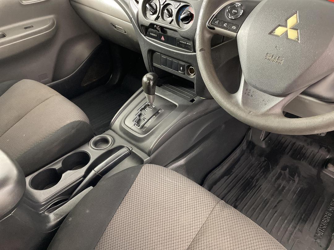 Photo '17' of Mitsubishi Triton Photo '17' of Mitsubishi Triton