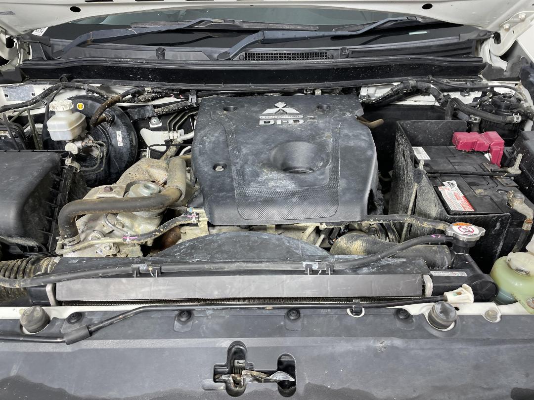 Photo '13' of Mitsubishi Triton