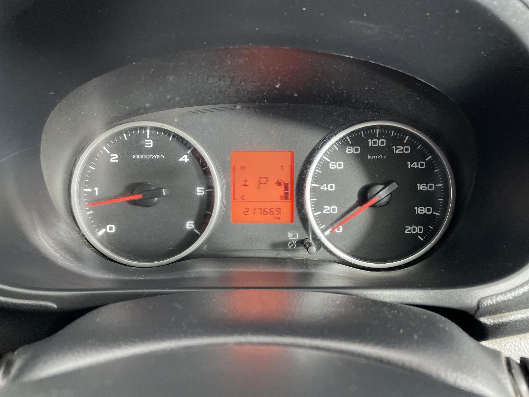 Photo '19' of Mitsubishi Triton