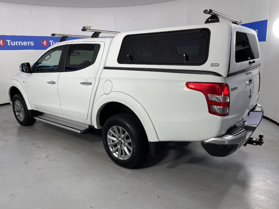 Photo '5' of Mitsubishi Triton