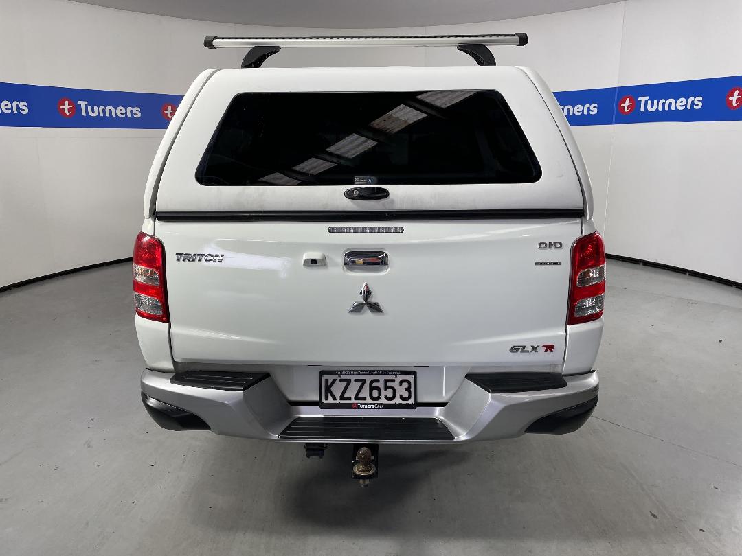 Photo '6' of Mitsubishi Triton