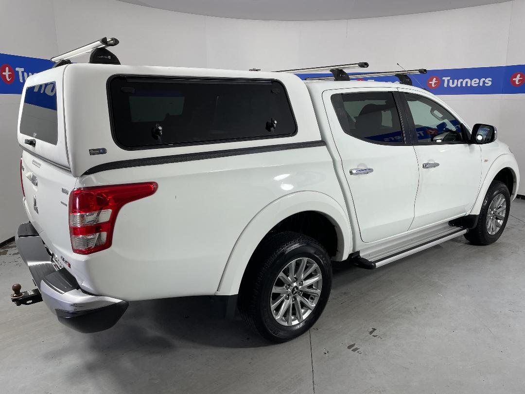 Photo '7' of Mitsubishi Triton