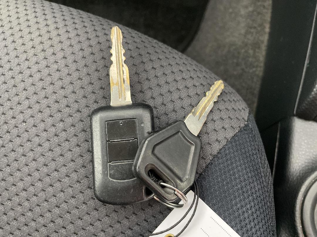 Photo '22' of Mitsubishi Triton