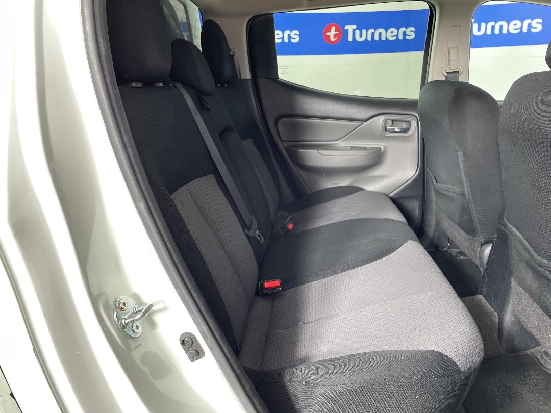 Photo '20' of Mitsubishi Triton