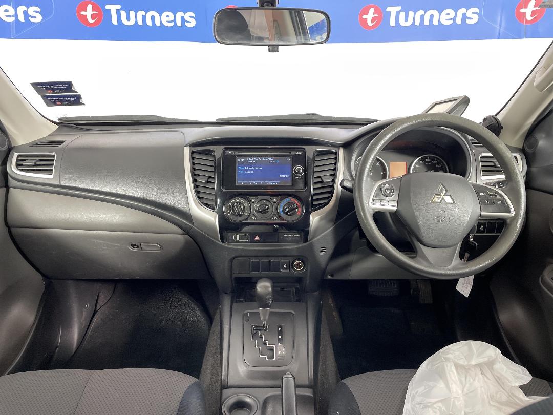 Photo '17' of Mitsubishi Triton