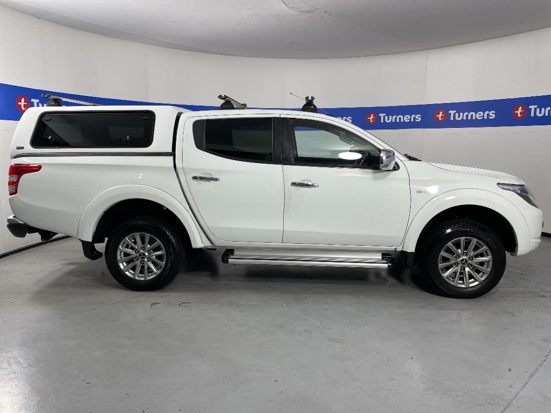 Photo '23' of Mitsubishi Triton