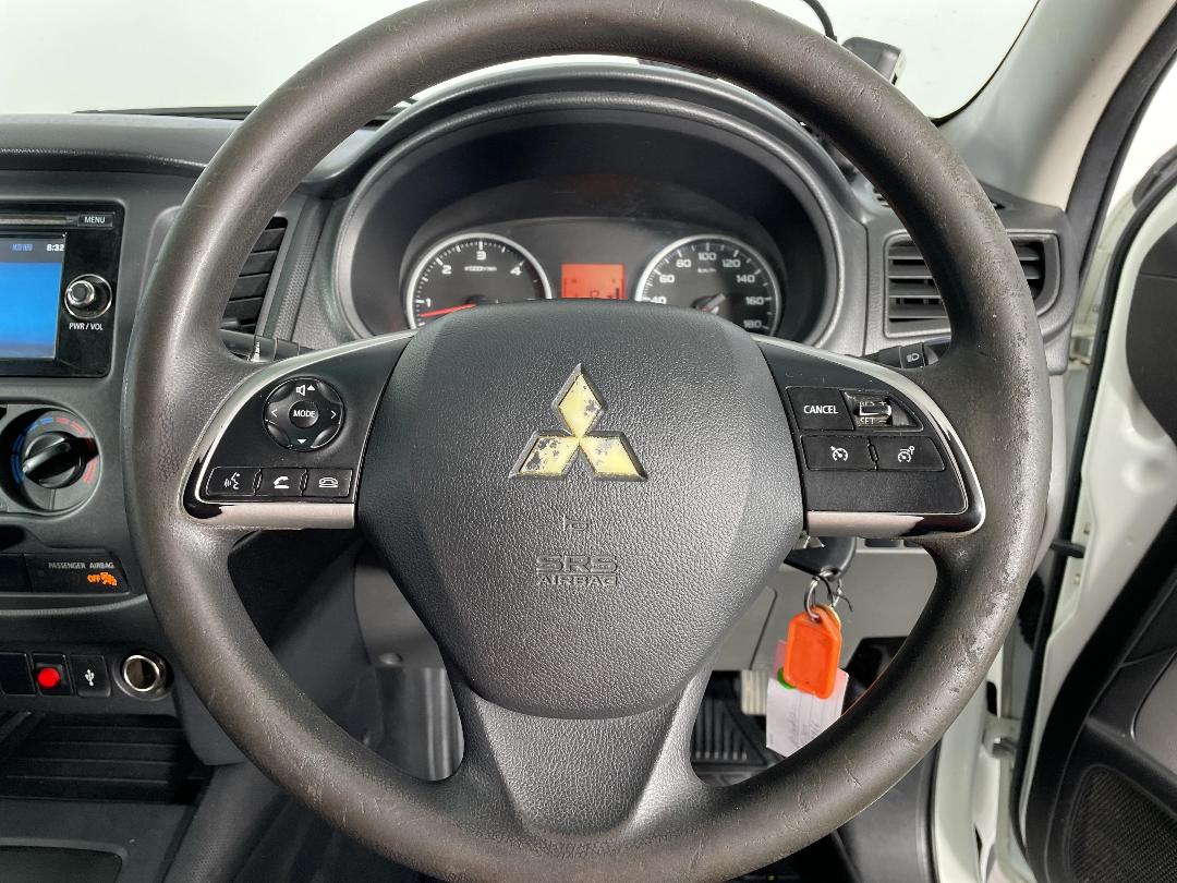 Photo '27' of Mitsubishi Triton Photo '27' of Mitsubishi Triton