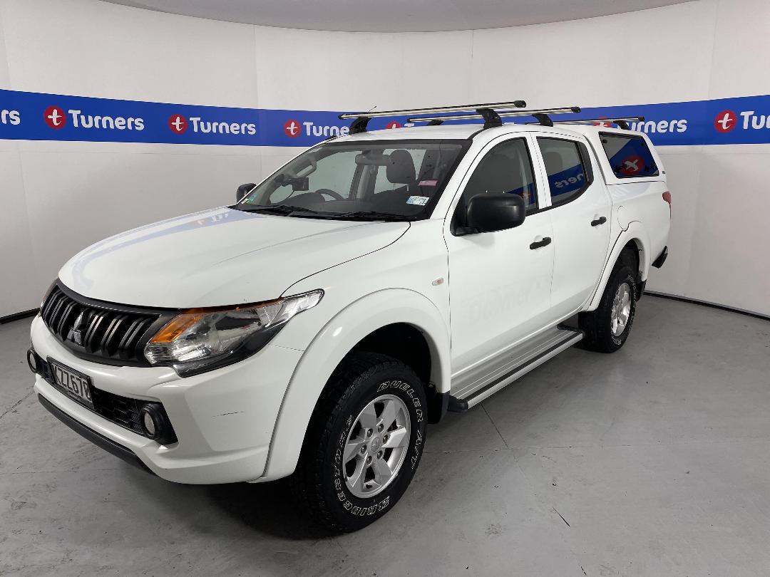 Photo '4' of Mitsubishi Triton