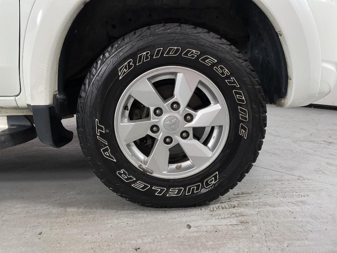 Photo '9' of Mitsubishi Triton