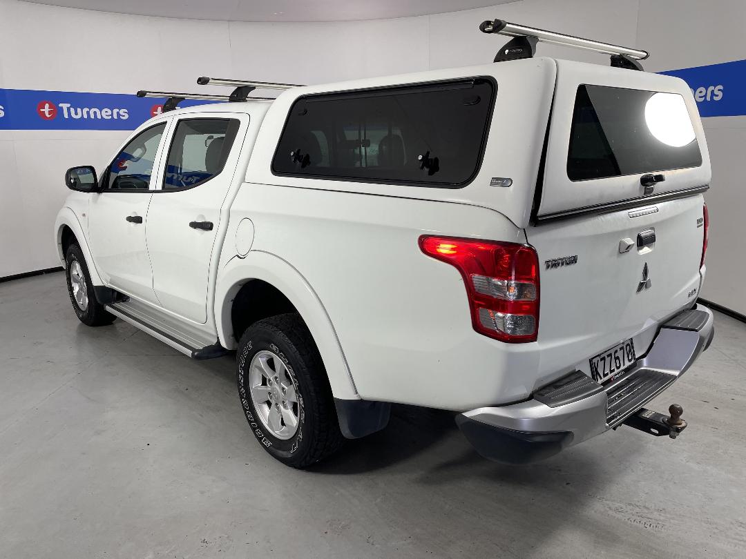 Photo '5' of Mitsubishi Triton