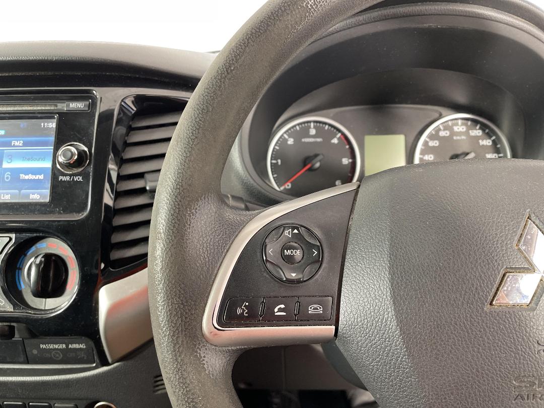 Photo '26' of Mitsubishi Triton