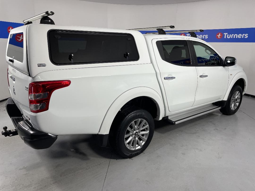 Photo '7' of Mitsubishi Triton