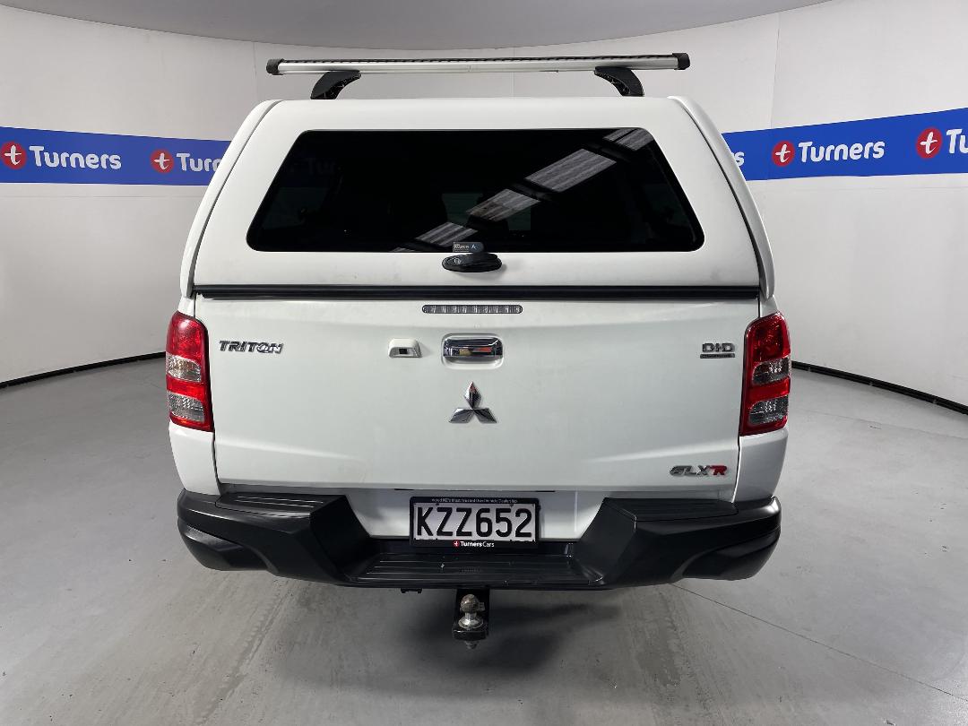 Photo '6' of Mitsubishi Triton