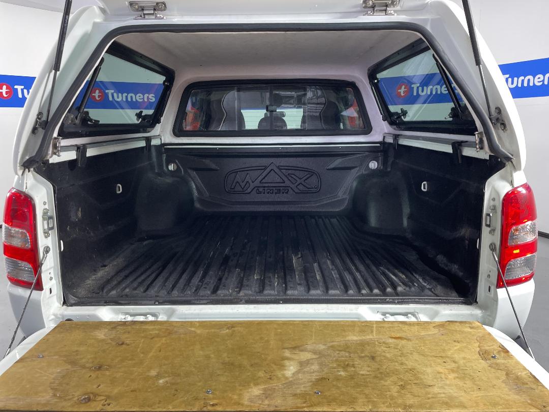 Photo '14' of Mitsubishi Triton