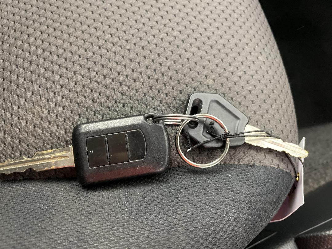 Photo '22' of Mitsubishi Triton