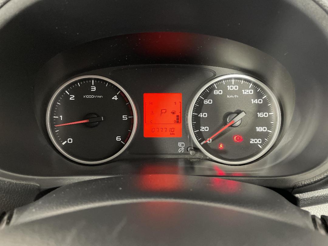 Photo '21' of Mitsubishi Triton