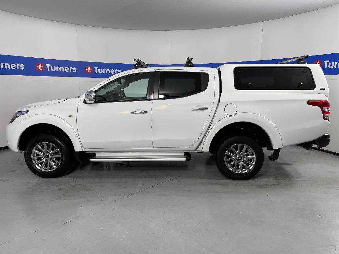 Photo '24' of Mitsubishi Triton